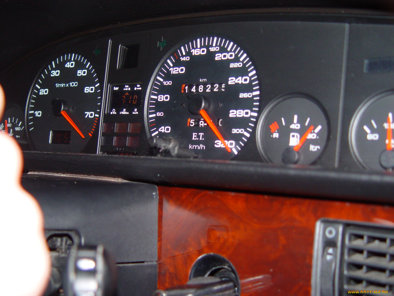 автомобили, спидометры, торпедо