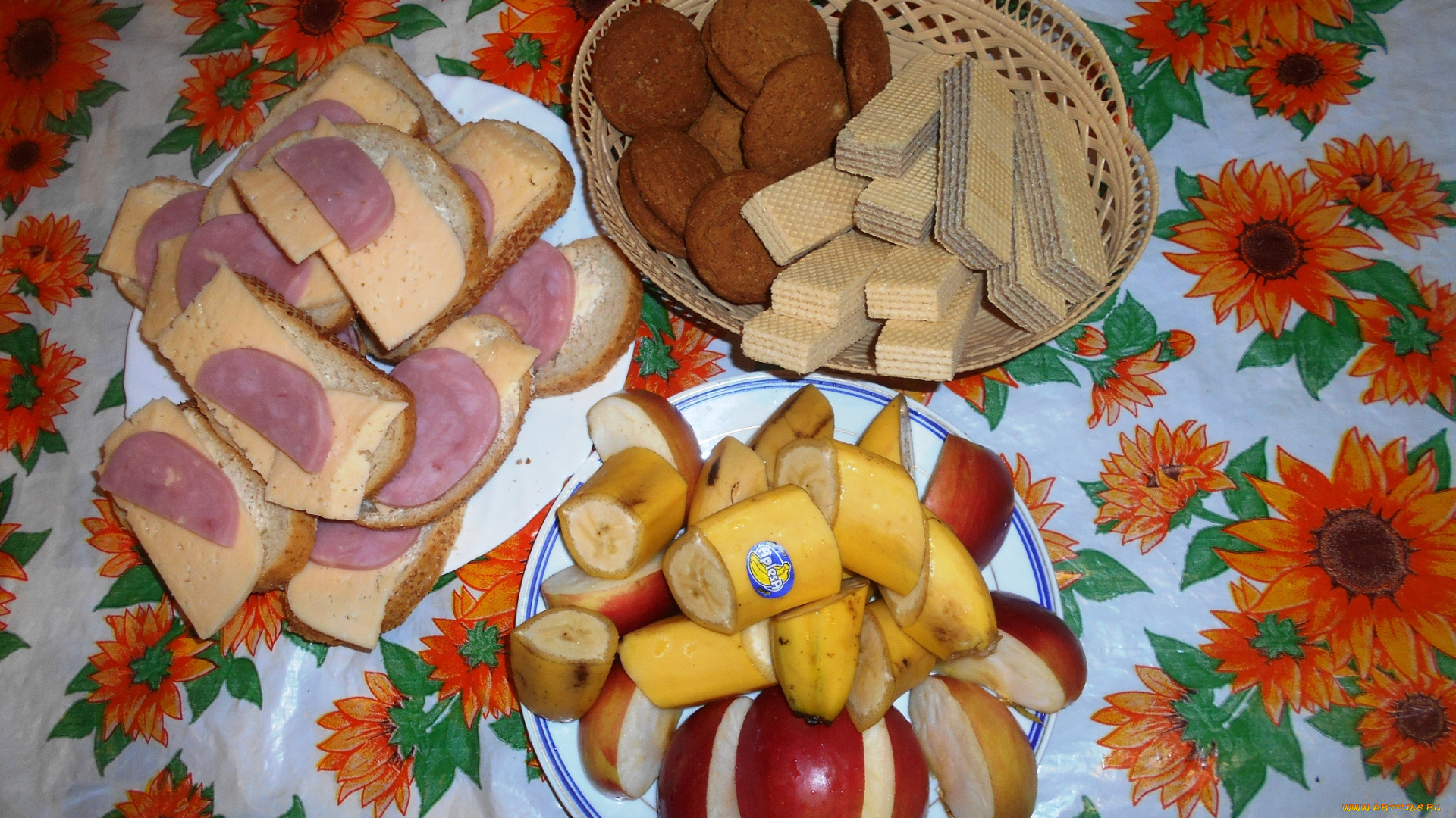 еда, бутерброды, , гамбургеры, , канапе, сыр, яблоки, колбаса, печенье, бананы, хлеб, вафли