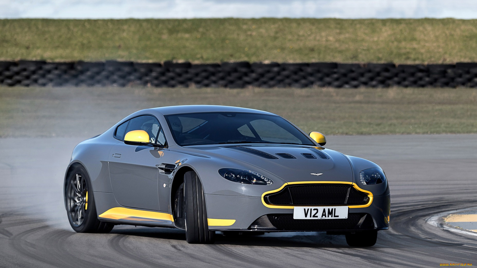 aston, martin, v12, vantage-s, with, manual, transmission, 2017, автомобили, aston, martin, v12, aston, martin, 2017, transmission, vantage-s, with, manual