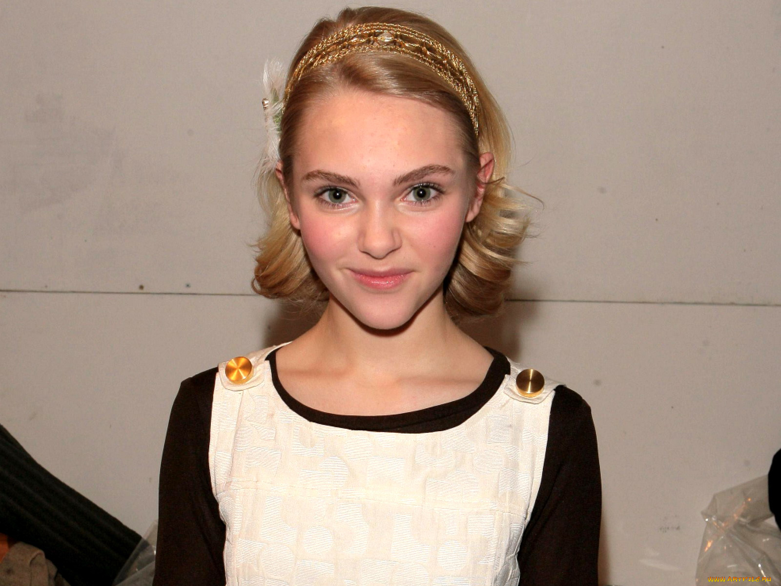 Anna, Sophia, Robb, девушки