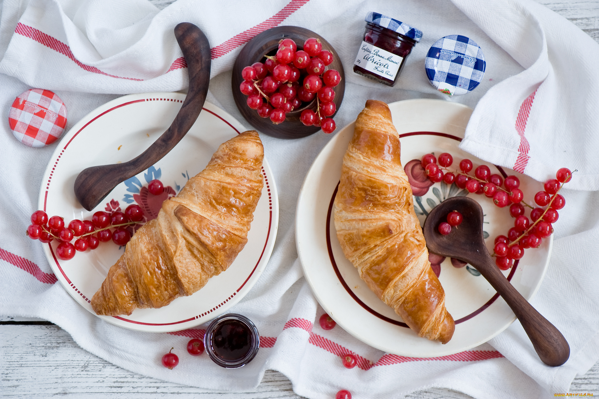 еда, хлеб, , выпечка, смородина, круассаны