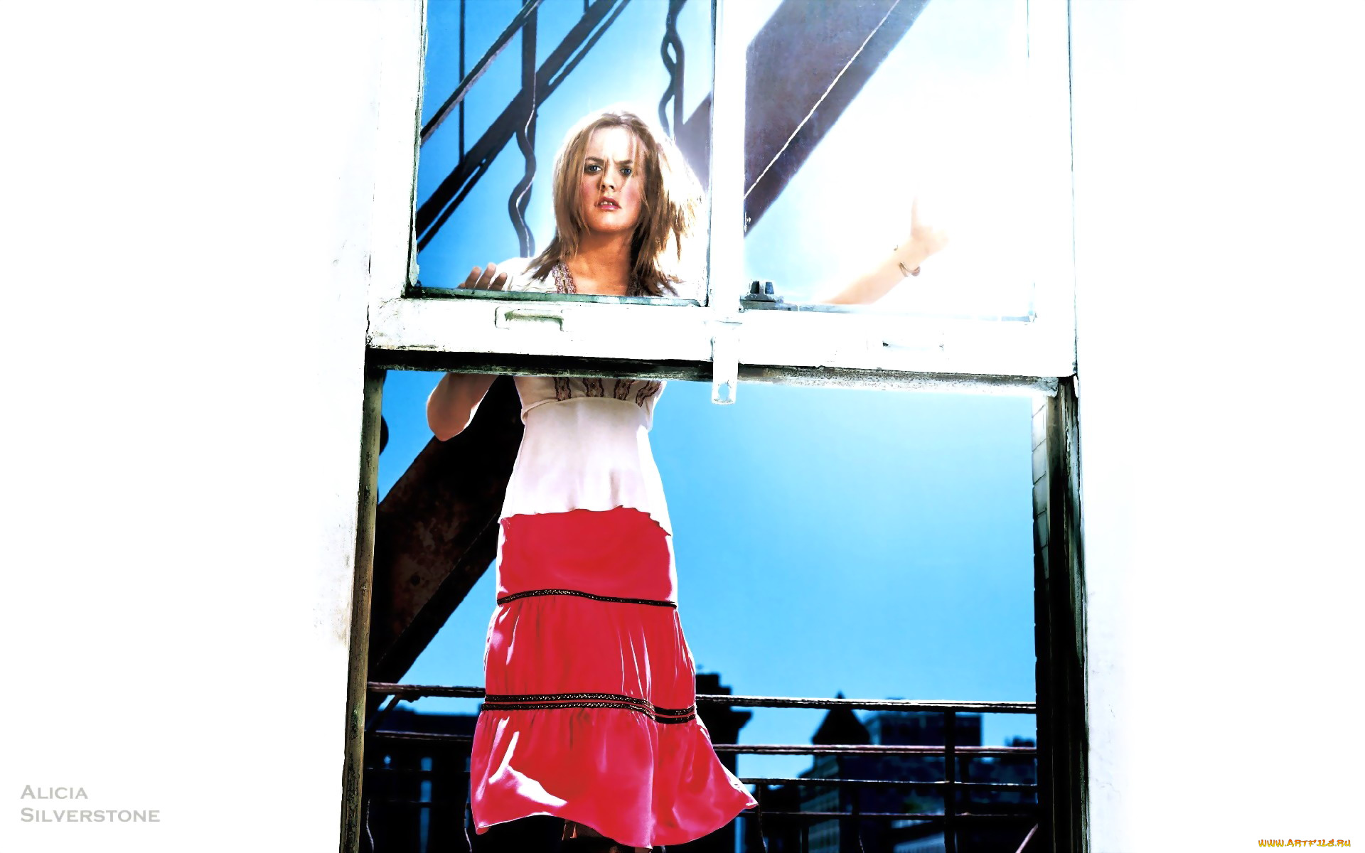 девушки, alicia, silverstone, окно, юбка, лестница, балкон, блондинка, актриса