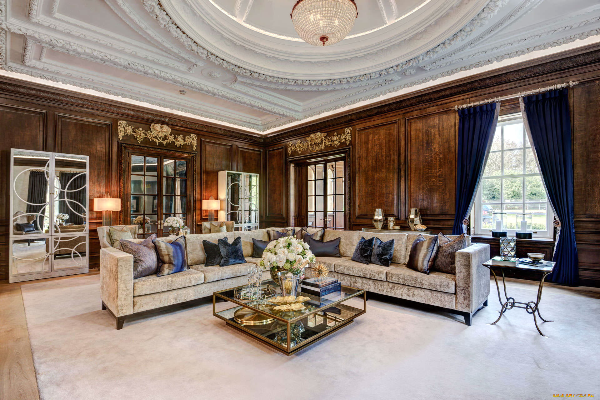 интерьер, гостиная, диван, столик, люстра