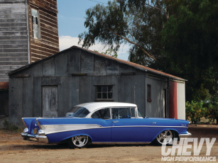 Картинка автомобили chevrolet challenge