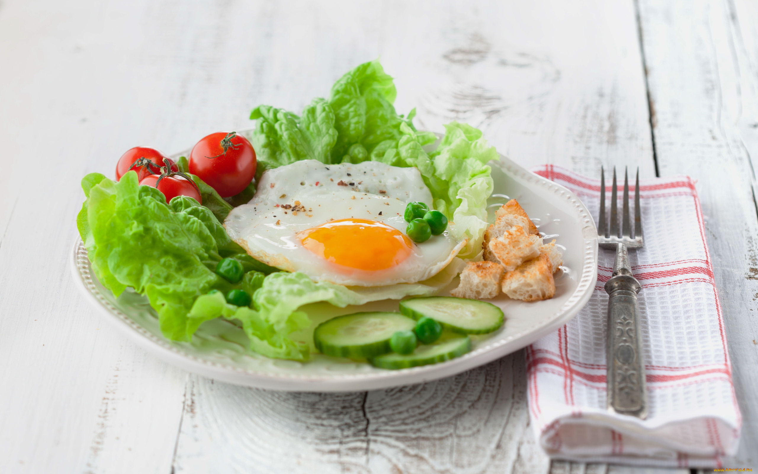еда, яичные, блюда, завтрак, яичница, глазунья, помидор, салат