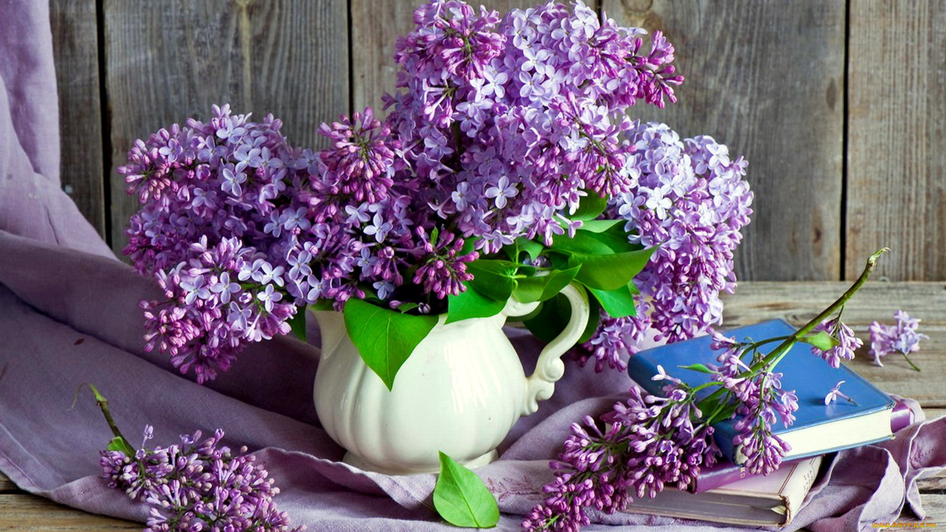 цветы, сирень, букет, книги