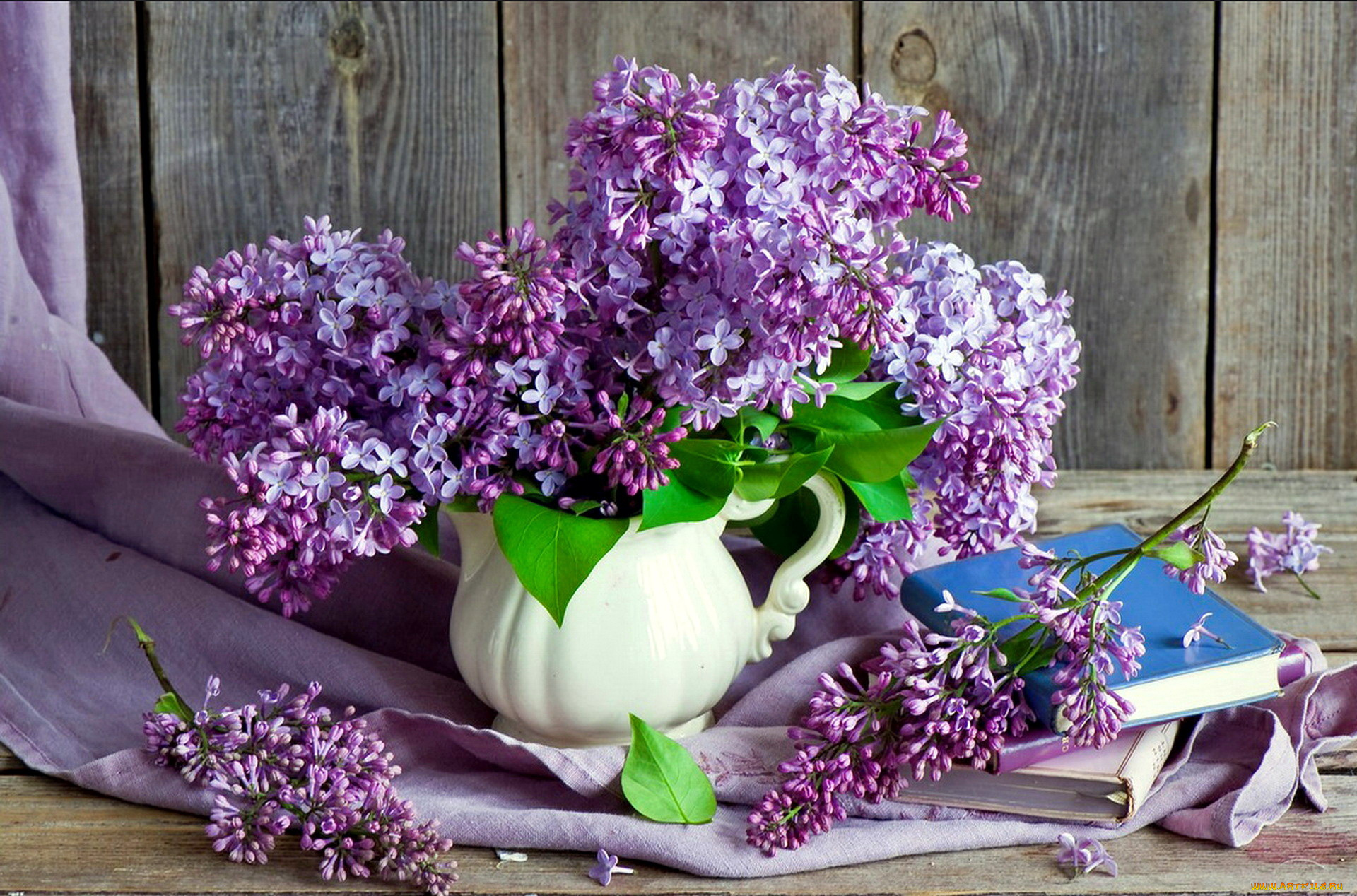 цветы, сирень, букет, книги