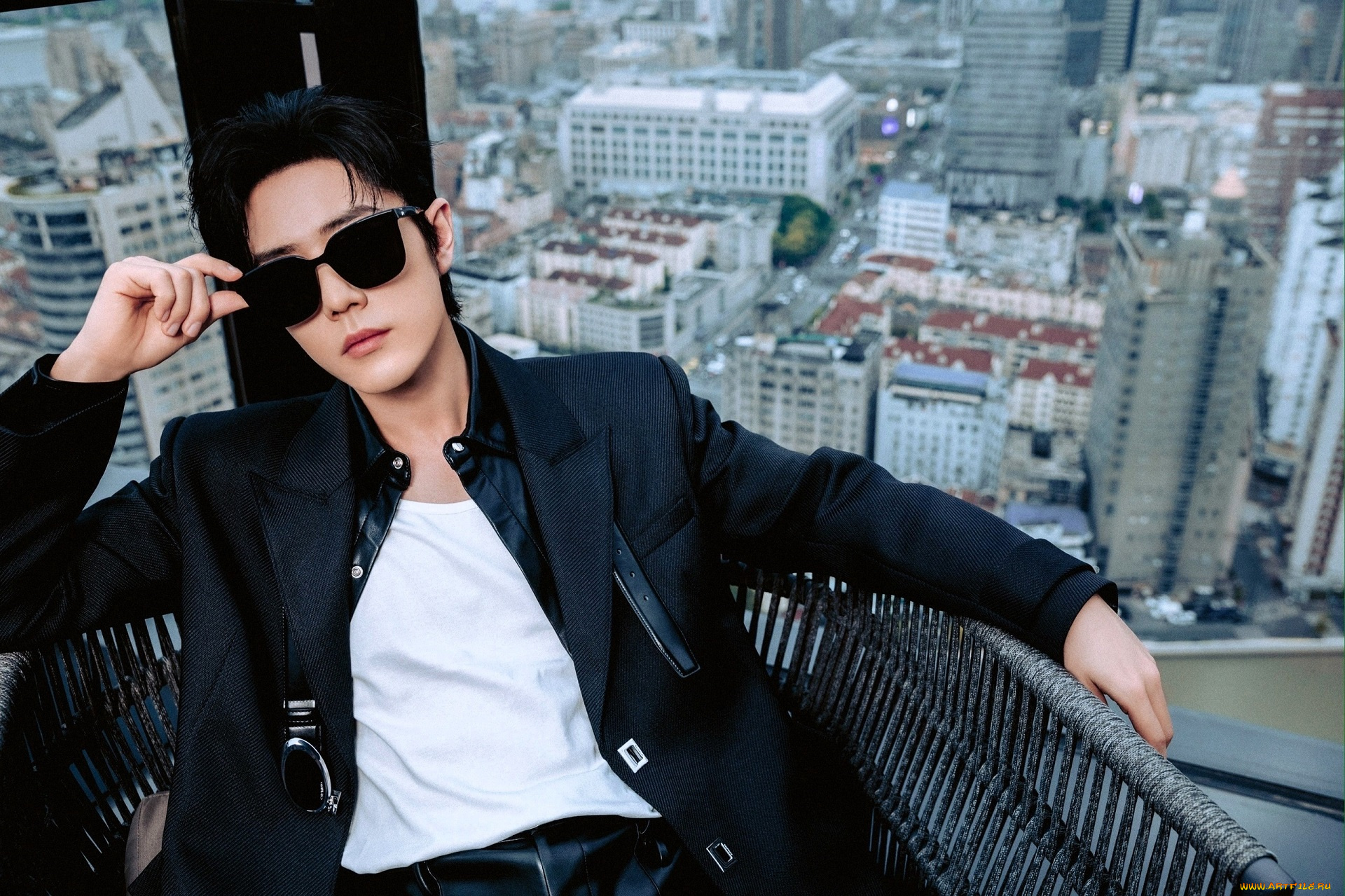мужчины, xiao, zhan, актер, очки, пиджак, панорама, окно, город