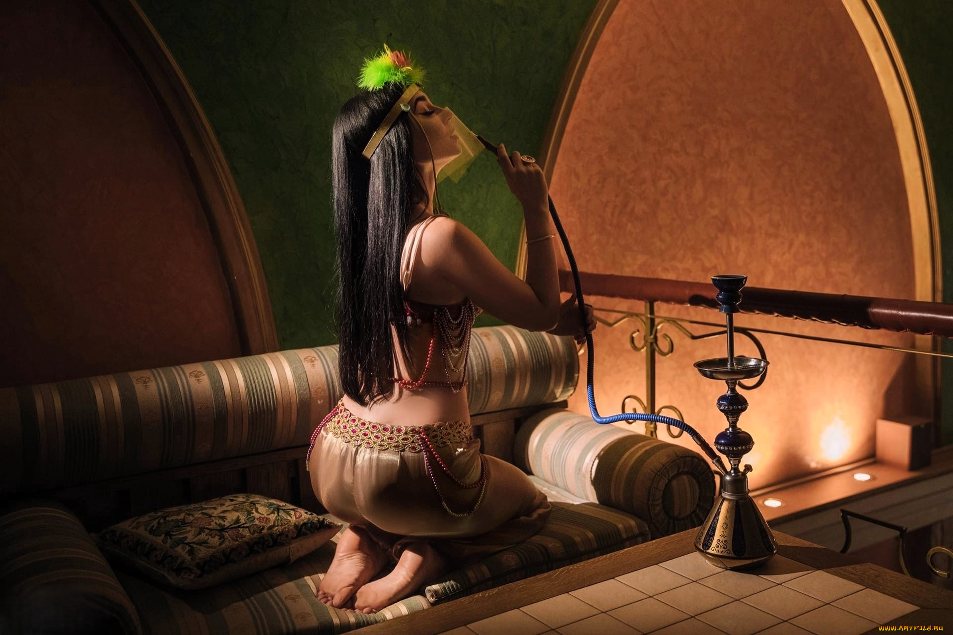 девушки, анна, шаховская, образ, косплей, наряд, костюм, кальян, диван