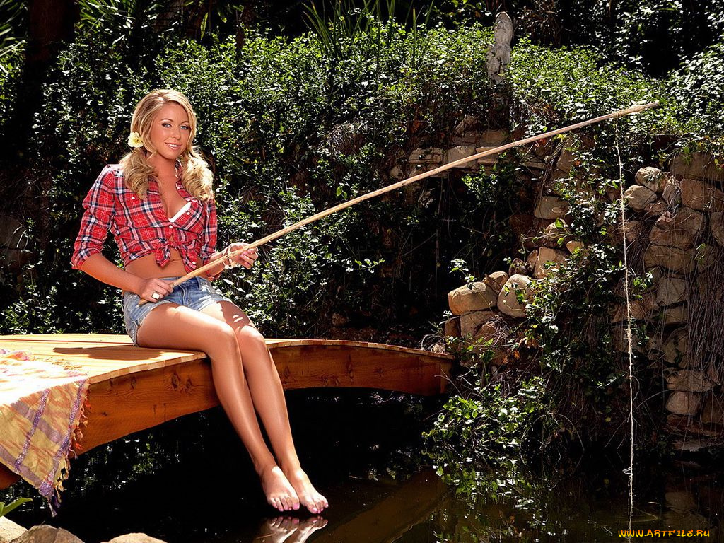 Bryn, Tyler, девушки