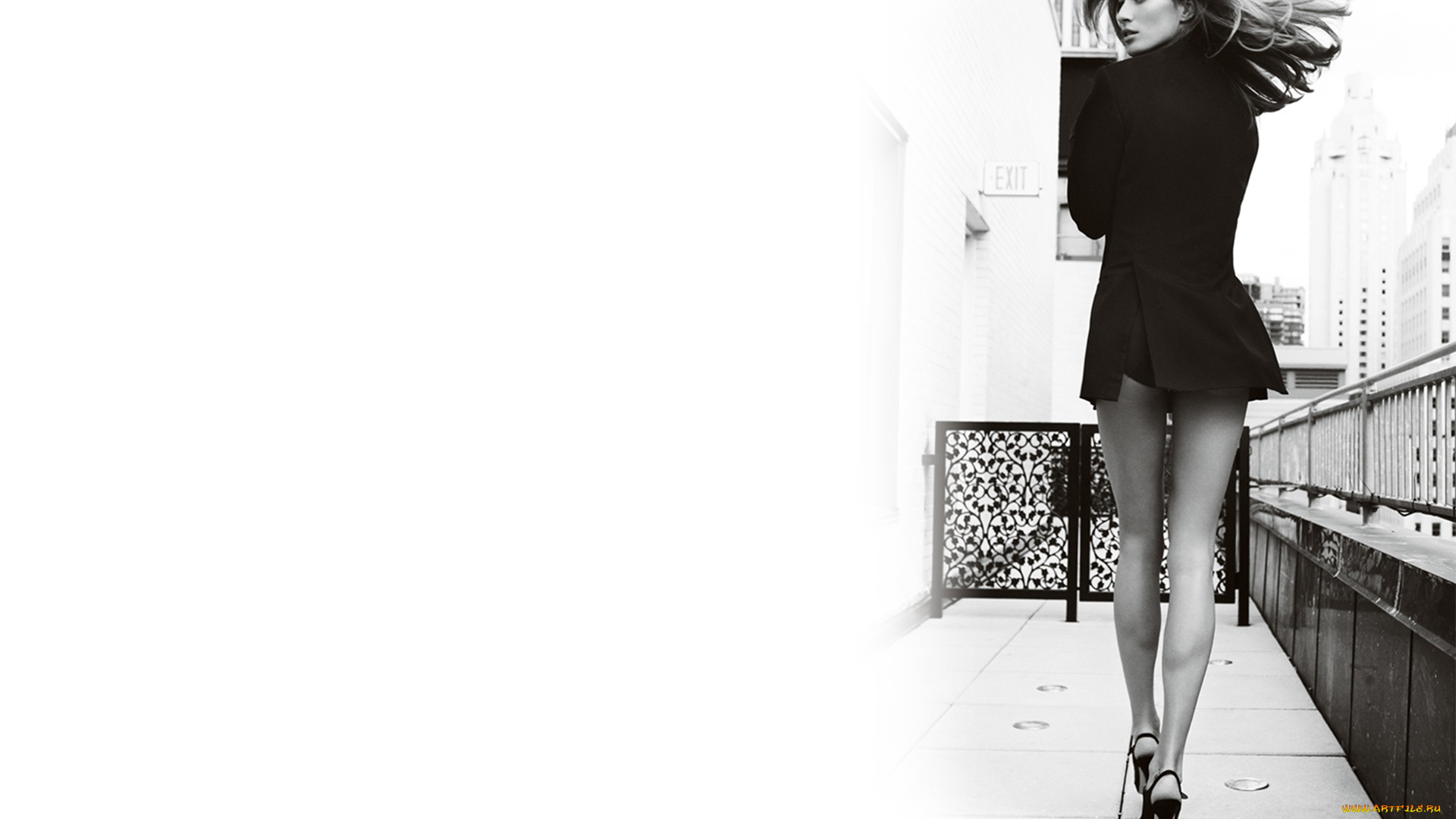 Gisele, Bundchen, девушки, , , модель, черно-белое, улица, походка, ноги