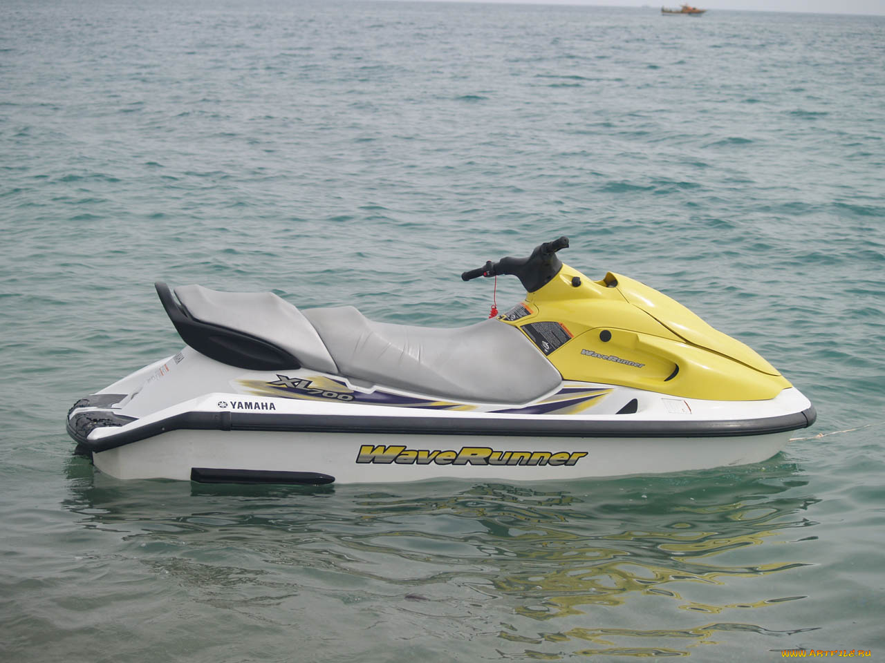 корабли, гидроциклы