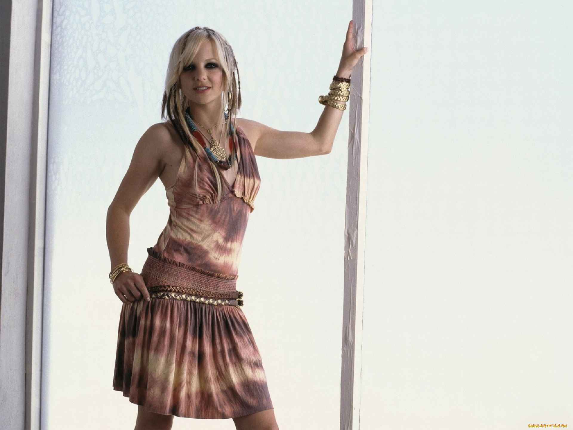 девушки, anna, faris, блондинка, платье, браслеты