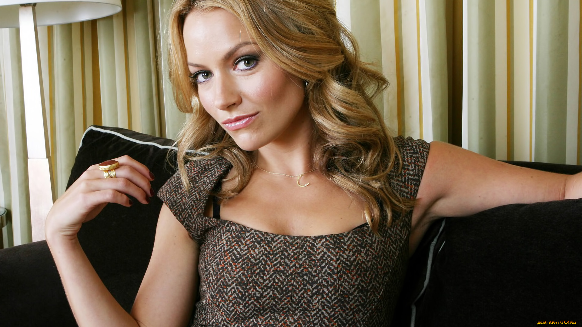 Becki, Newton, девушки