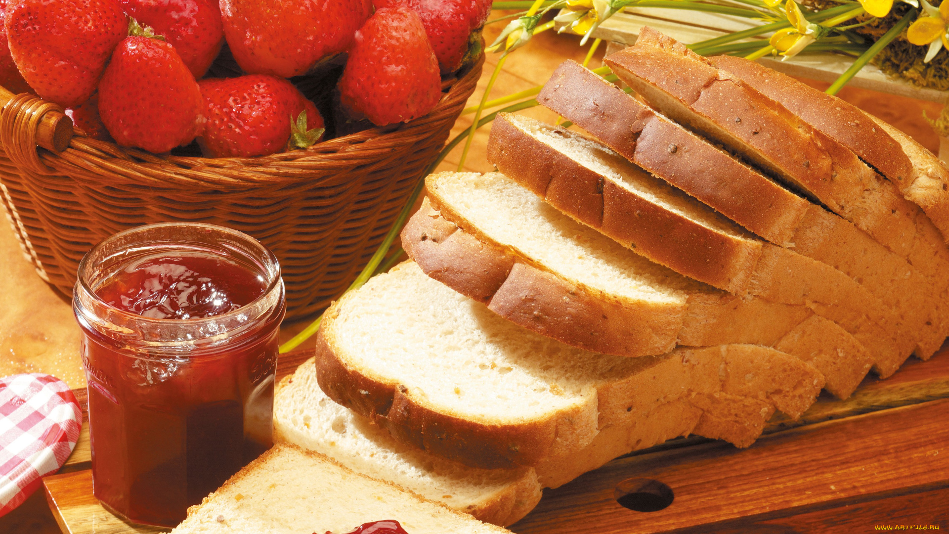 еда, разное, натюрморт, клубника, джем, цветы, ягоды, хлеб