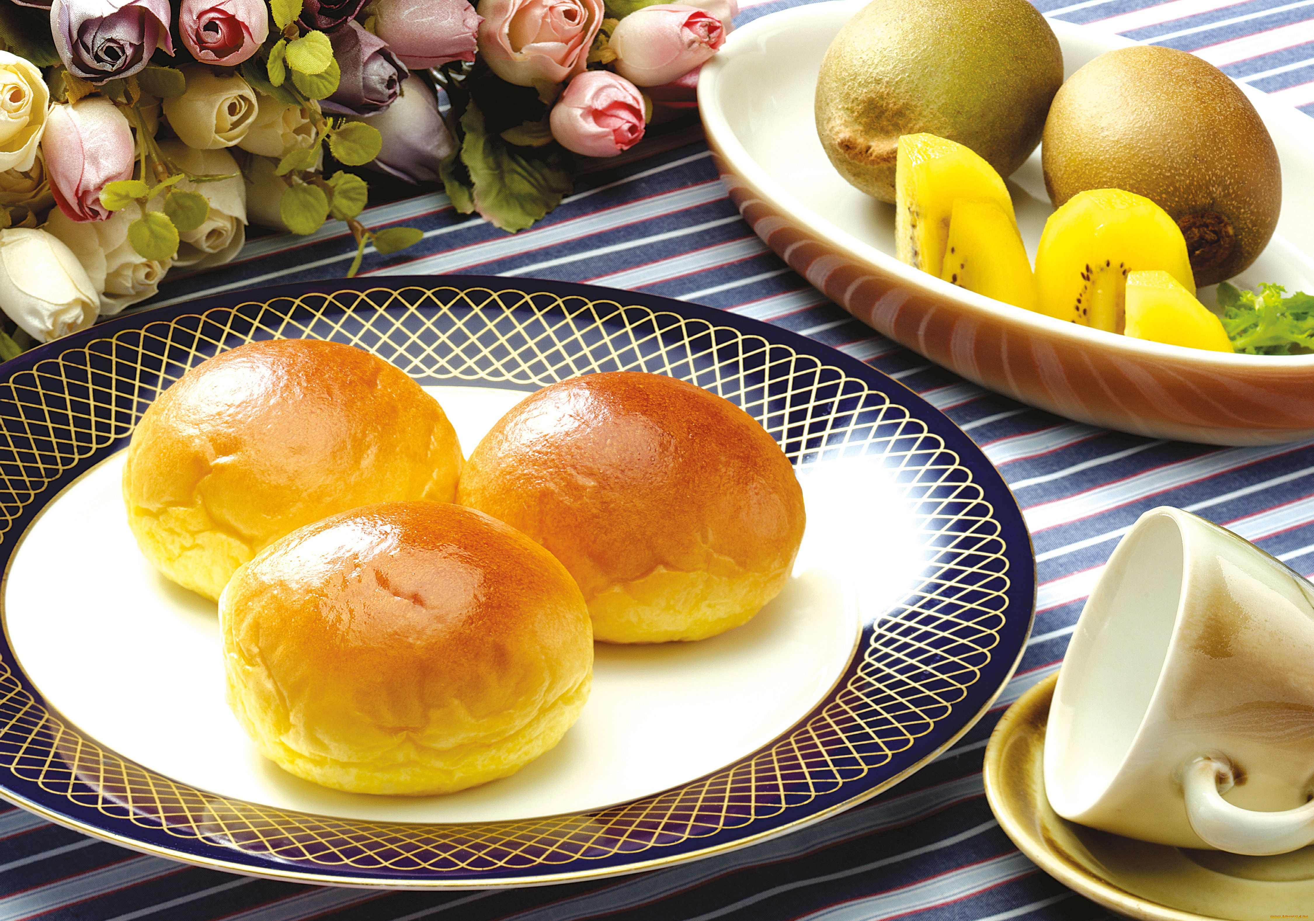 еда, хлеб, выпечка, кружка, тарелка, булочки, киви, цветы