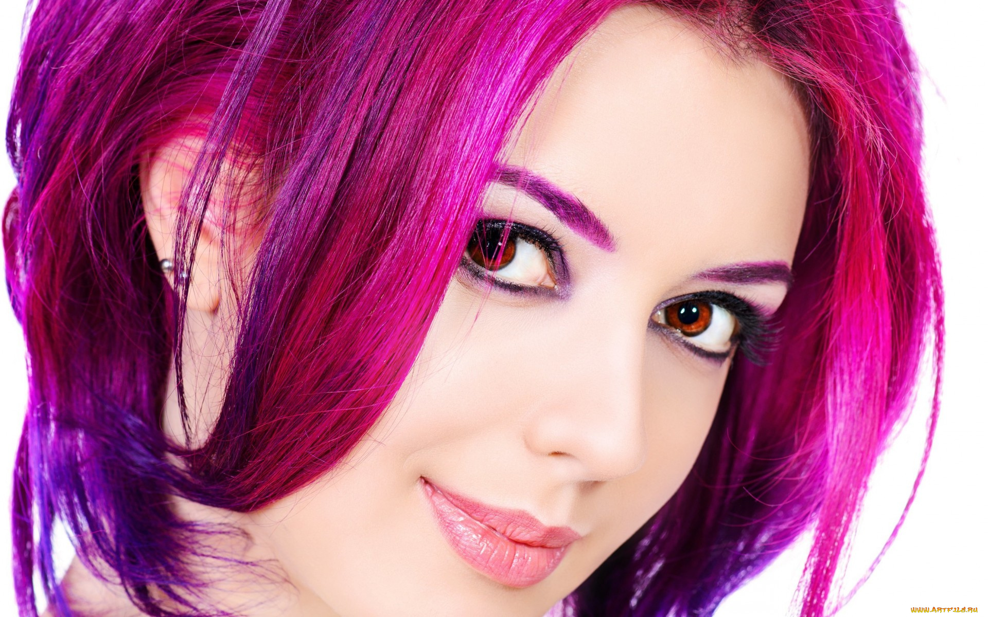 девушки, -unsort, , лица, , портреты, девушка, взгляд, улыбка, губы, карие, глаза, волосы, фон