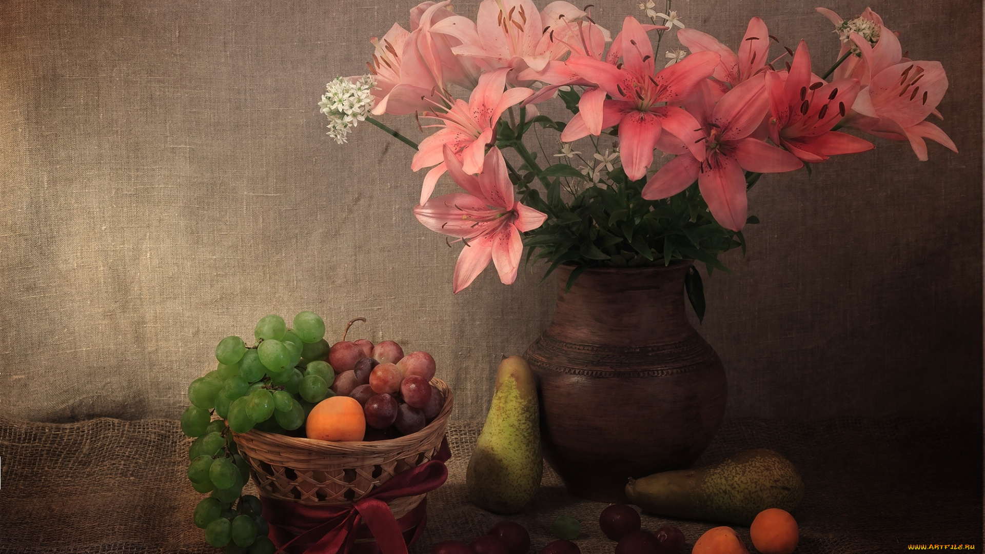 еда, фрукты, , ягоды, натюрморт, виноград, ягоды, букет, лилии, текстура, ткань, корзина, груша, абрикосы