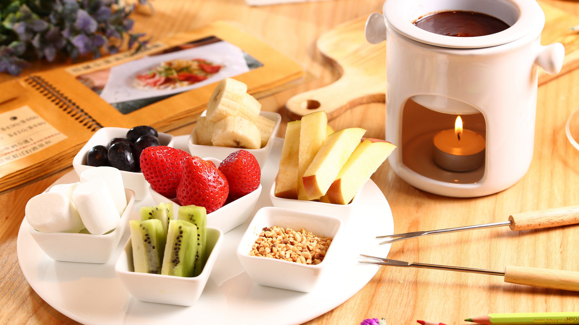 еда, фрукты, , ягоды, виноград, клубника, фондю, шоколад, банан, яблоко, киви, маршмеллоу