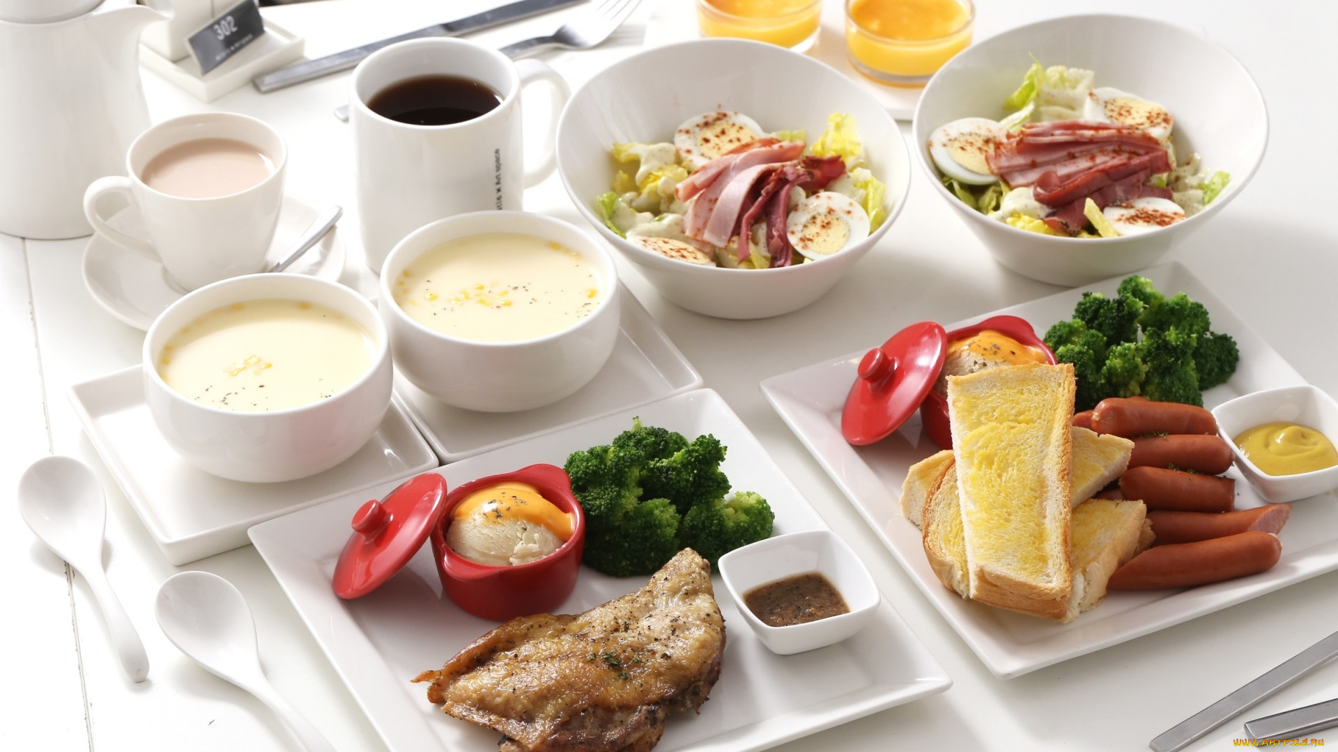 еда, разное, завтрак, чай, кофе, суп, мясо, сосиски, хлеб, соусы, брокколи, салат, ассорти
