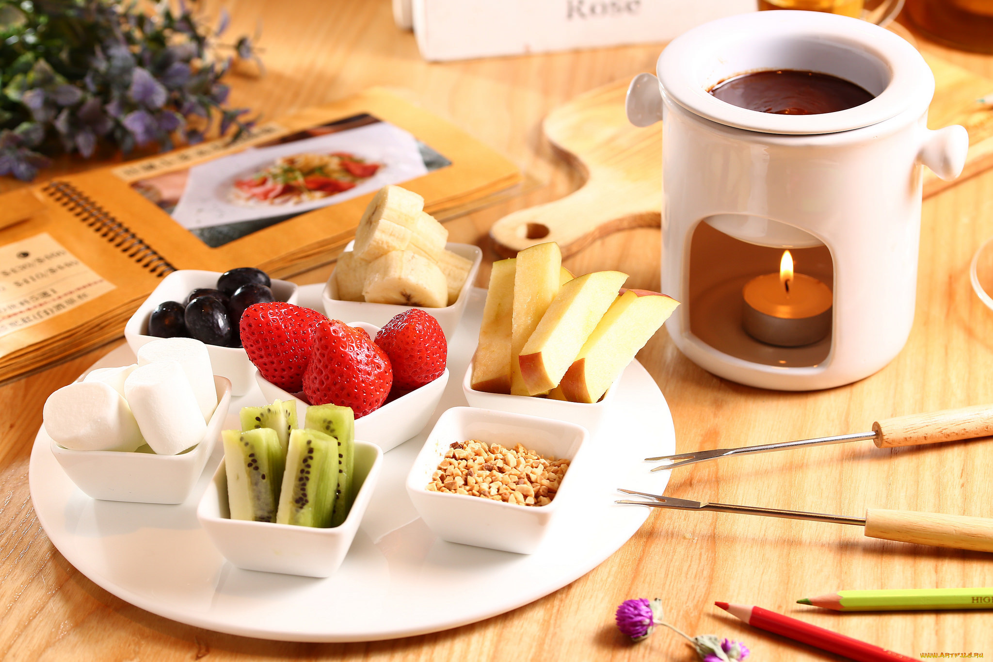 еда, фрукты, , ягоды, виноград, клубника, фондю, шоколад, банан, яблоко, киви, маршмеллоу