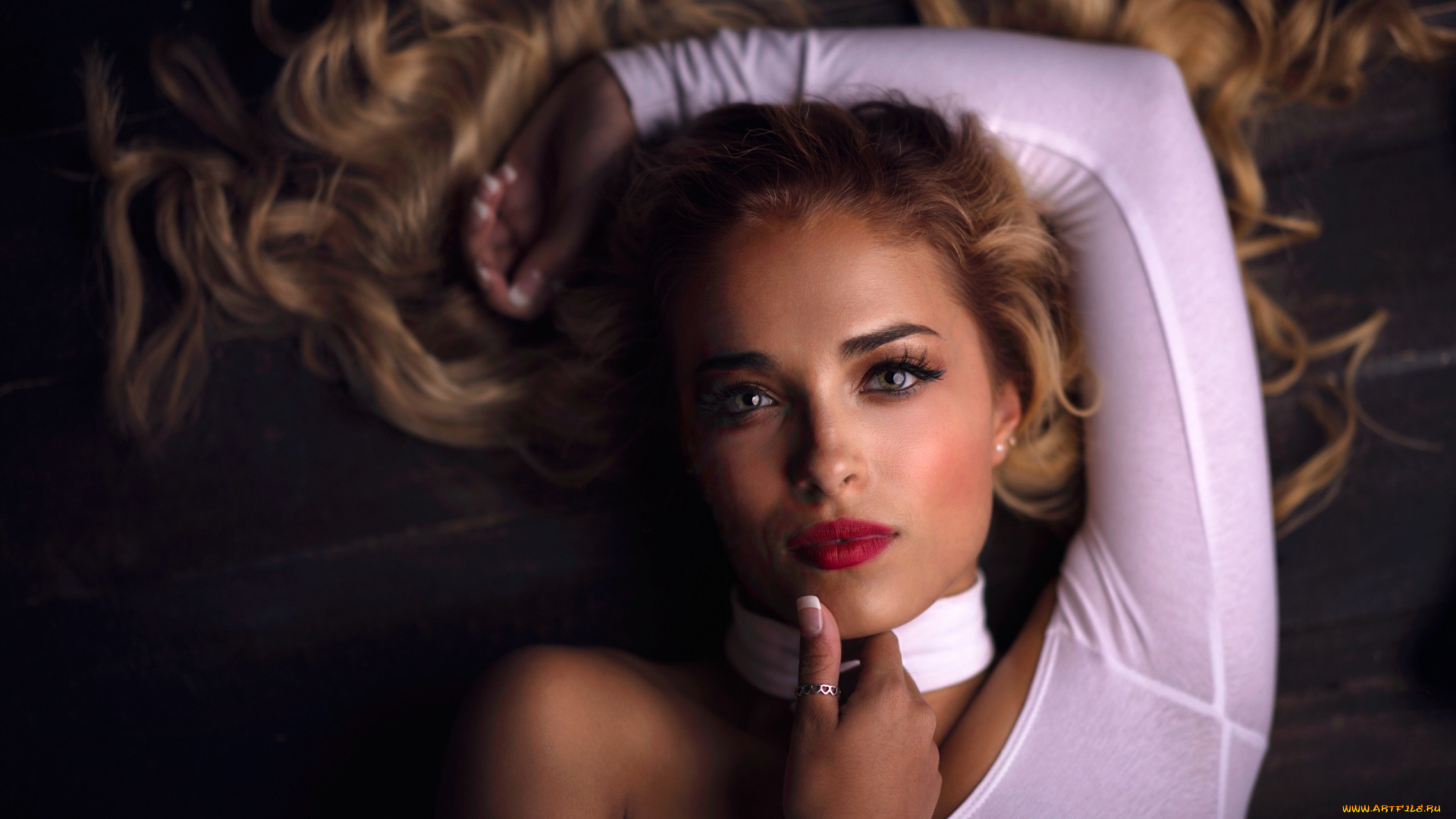 девушки, -unsort, , лица, , портреты, лицо, девушка, волосы, руки, взгляд