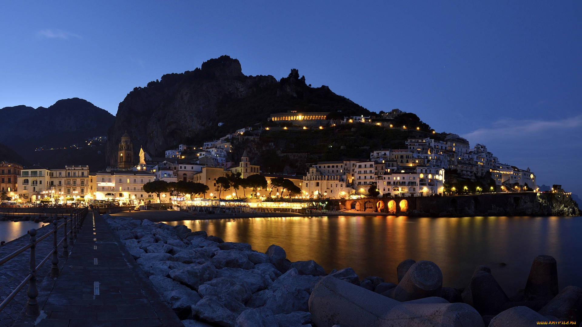 италия, города, -, огни, ночного, города, горы, ночь, деревья, освещение, здания, фонари, камни, водоем