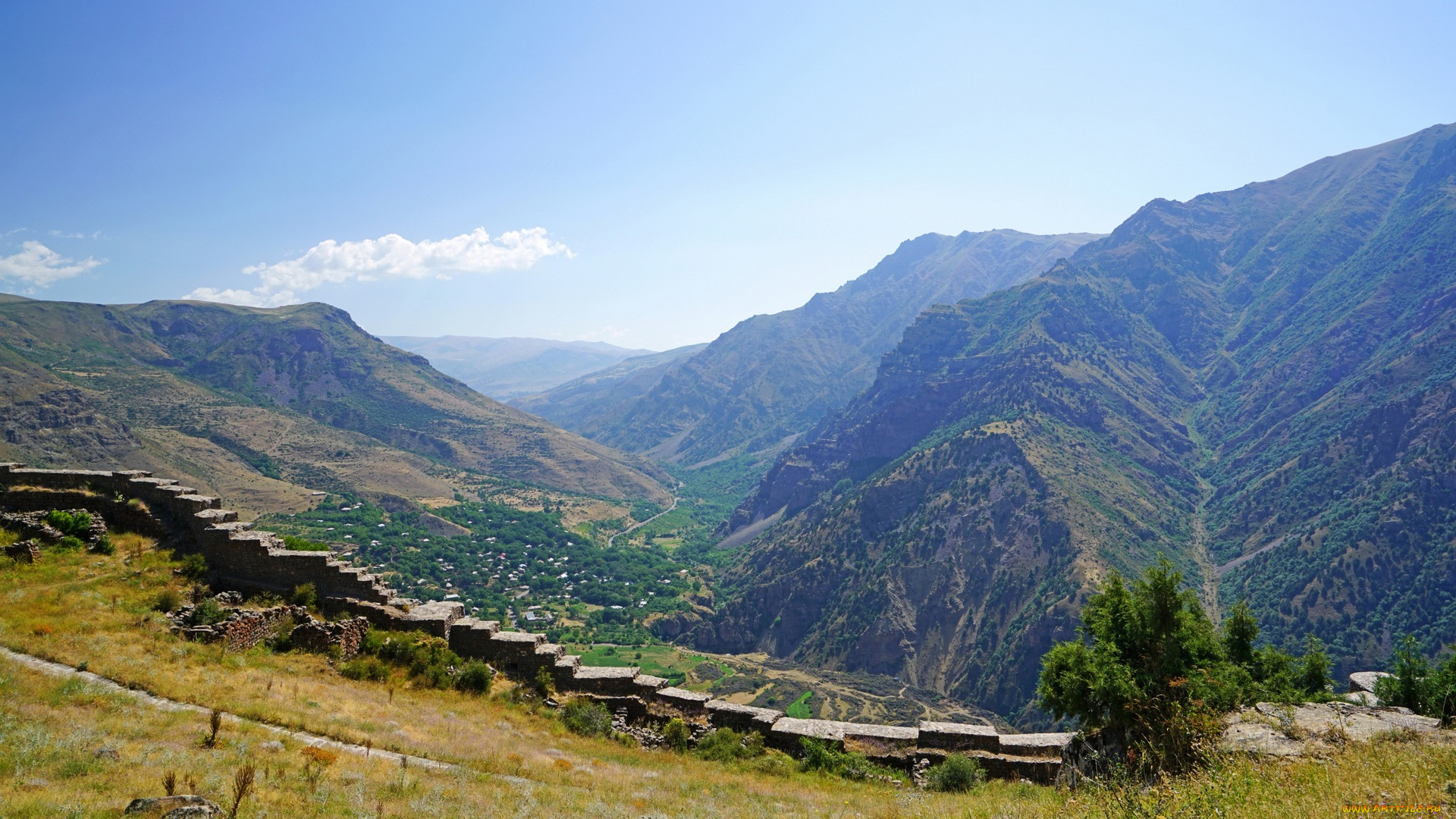 природа, горы, облака, ступени, деревья, трава