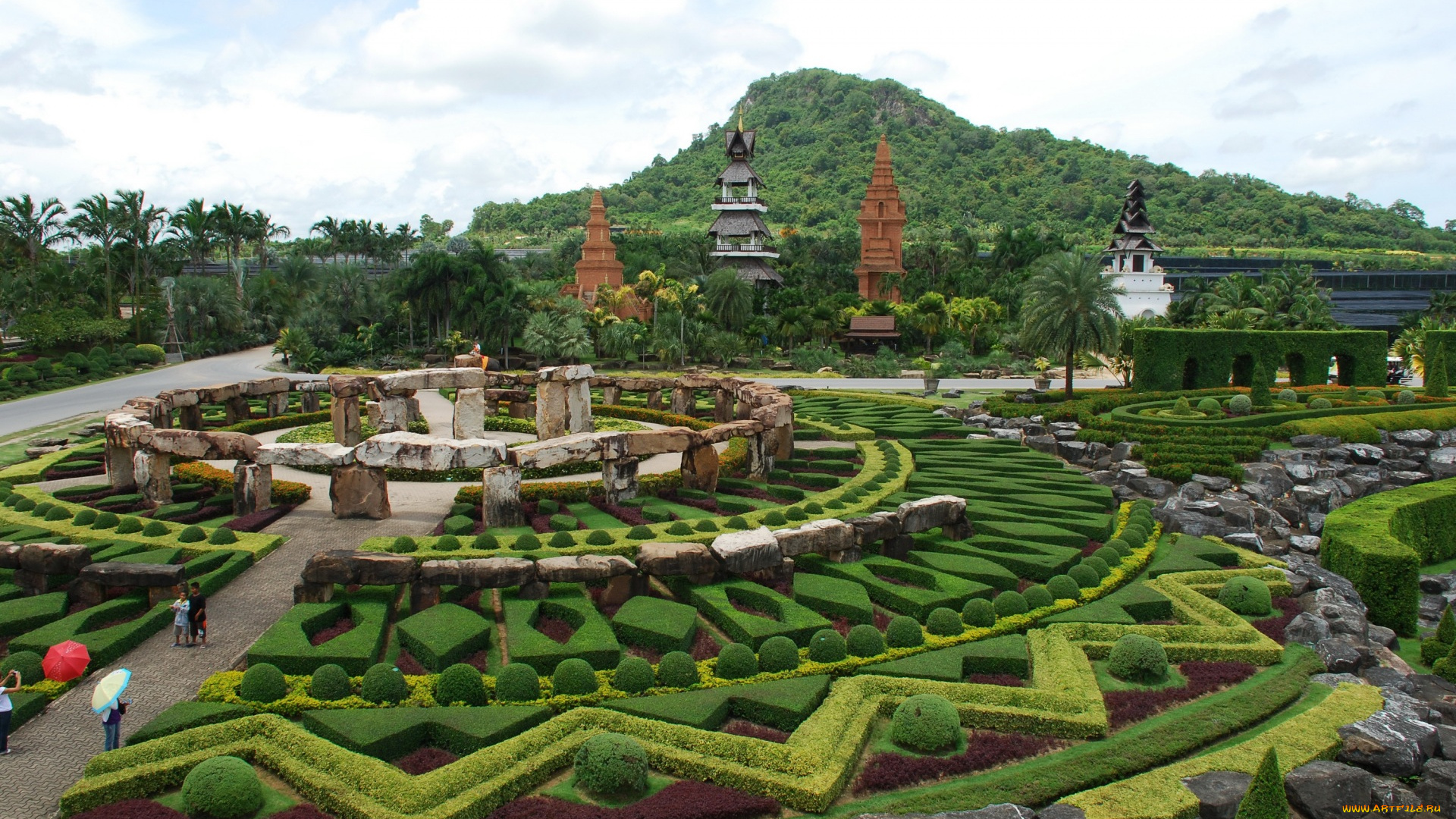 таиланд, города, -, памятники, , скульптуры, , арт-объекты, постройки, пальмы, камни, кустарники, холм