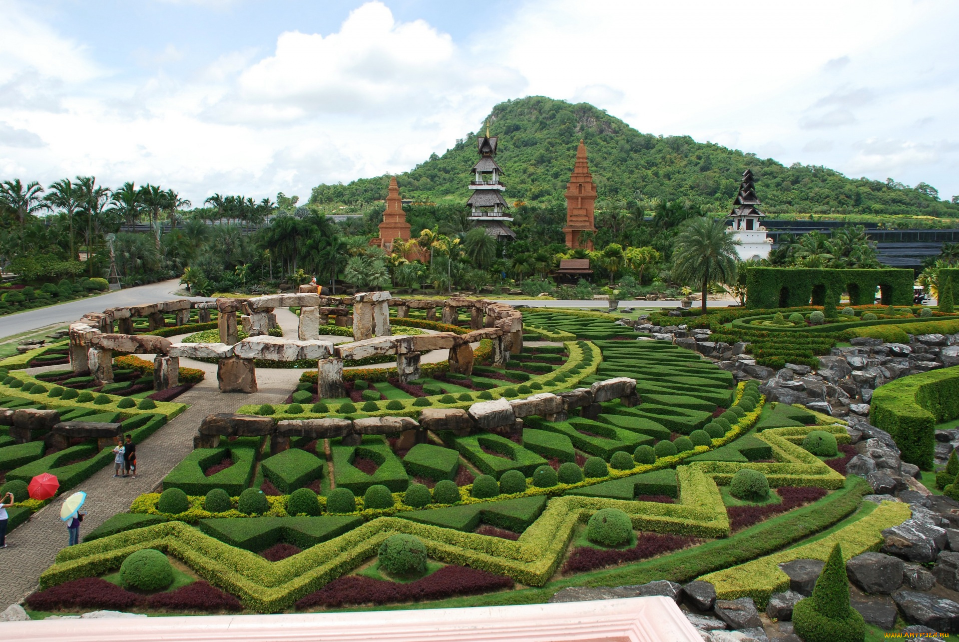 таиланд, города, -, памятники, , скульптуры, , арт-объекты, постройки, пальмы, камни, кустарники, холм