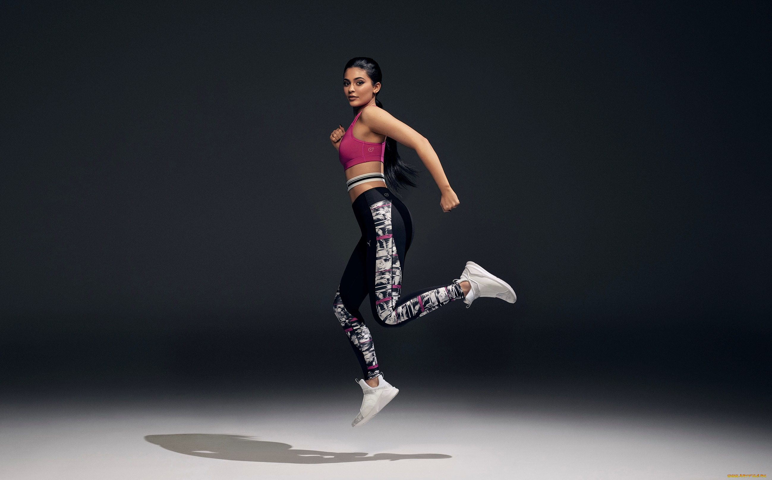 девушки, -unsort, , брюнетки, , шатенки, кроссовки, прыжок, kylie, jenner, штаны, топ