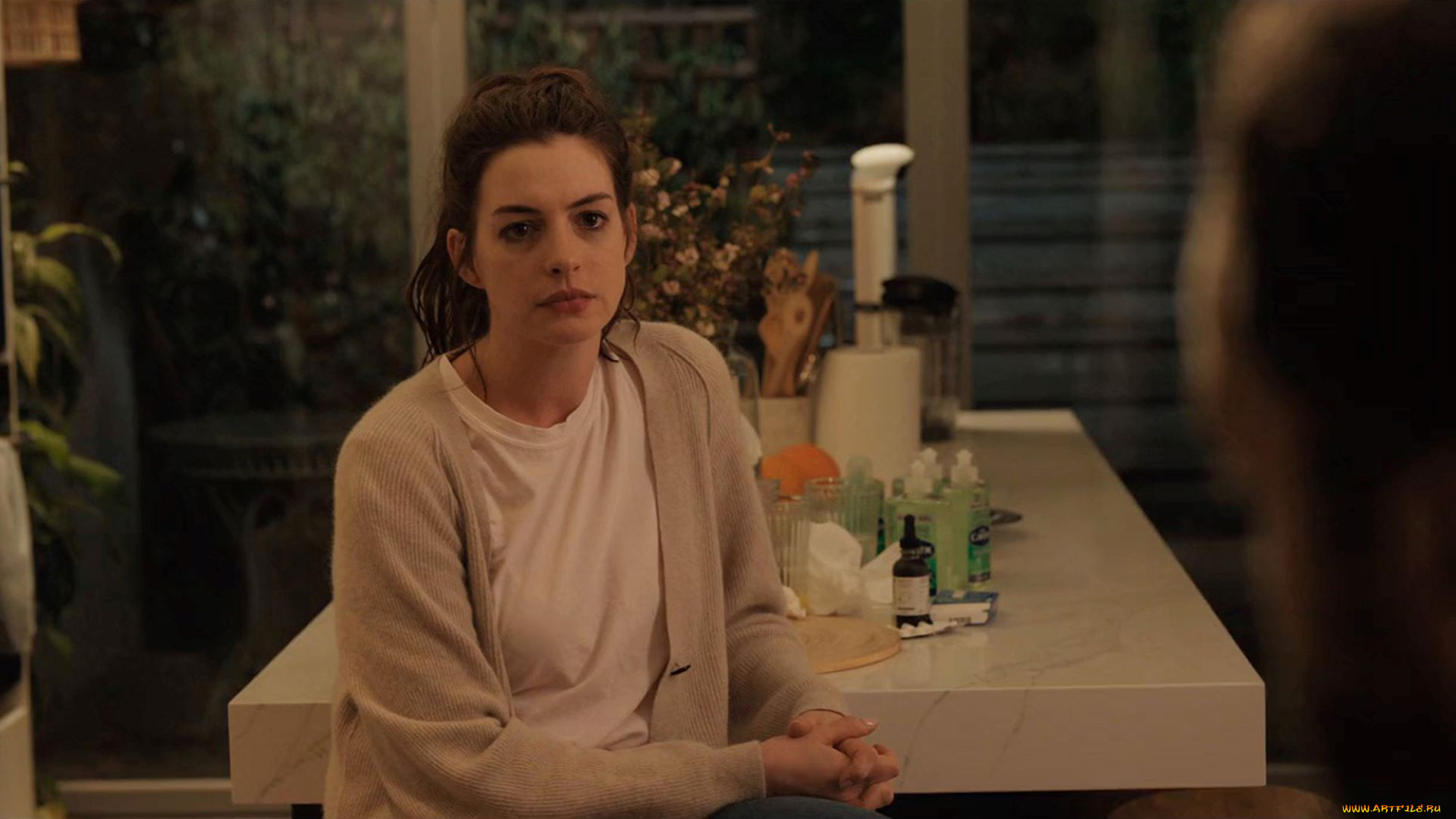 кино, фильмы, locked, down, девушка, стол, флаконы