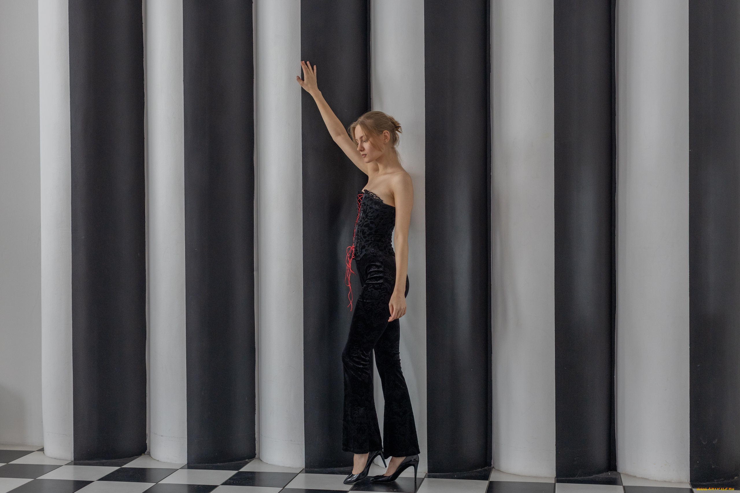 сексуальная, девушка, девушки, -, брюнетки, , шатенки, девушка, женщина, шатенка, темноволосая, сексуальная, модель, звезда, позирует, разная, обувь, верхняя, стильная, одежда, нижнее, эротическое, бельё, трусы, лифчик, колготки, чулки, аксессуары, макияж, и, множество, элементов, на, фотографии