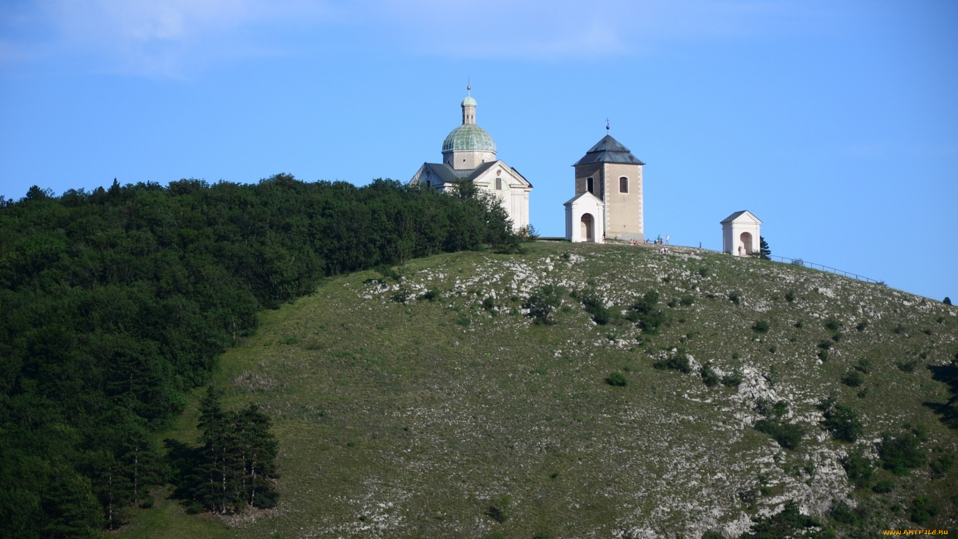города, католические, соборы, костелы, аббатства, деревья, гостёл, холм