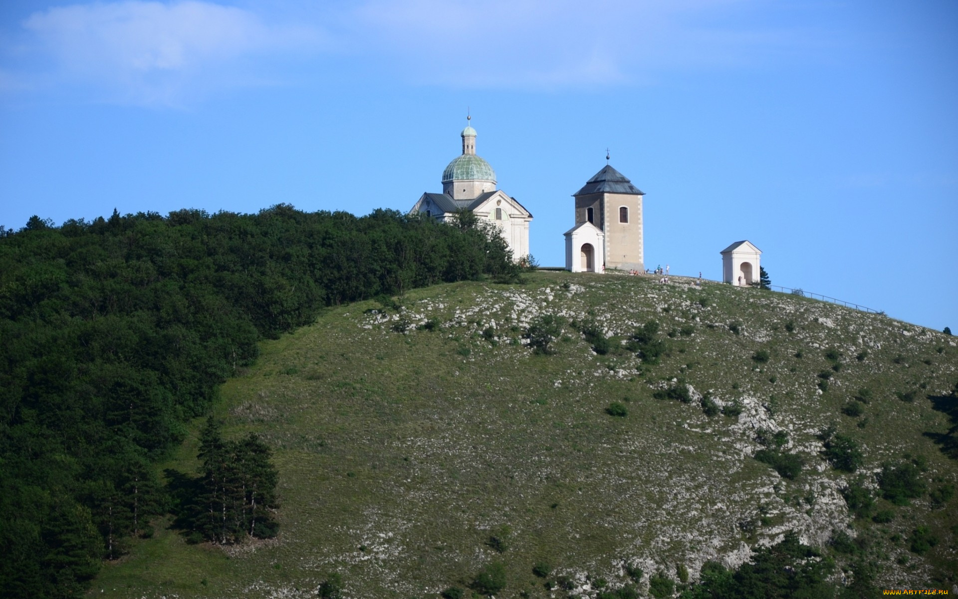 города, католические, соборы, костелы, аббатства, деревья, гостёл, холм