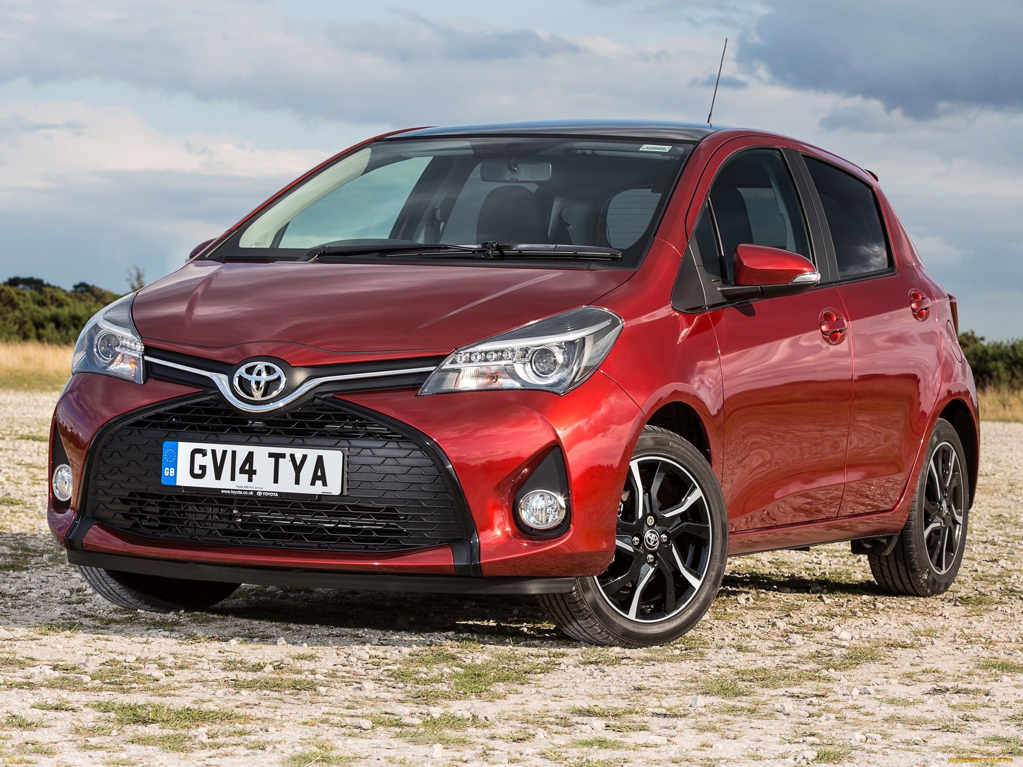 автомобили, toyota, 2014г, красный, uk-spec, 5-door, yaris
