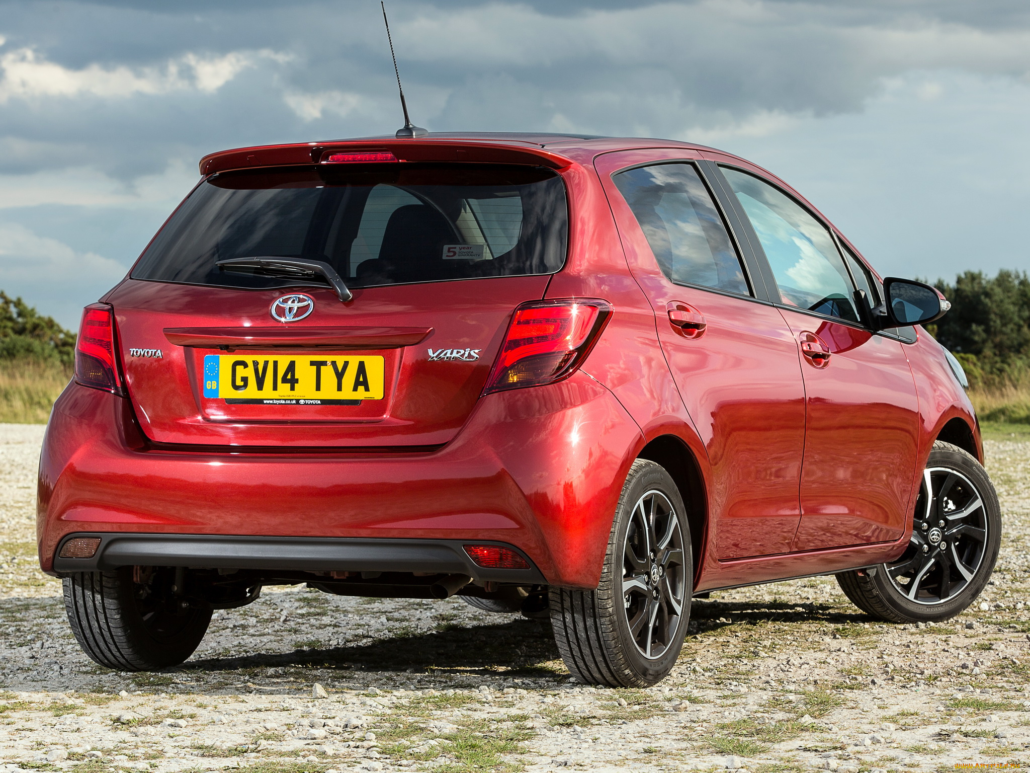 автомобили, toyota, красный, yaris, 5-door, uk-spec, 2014г