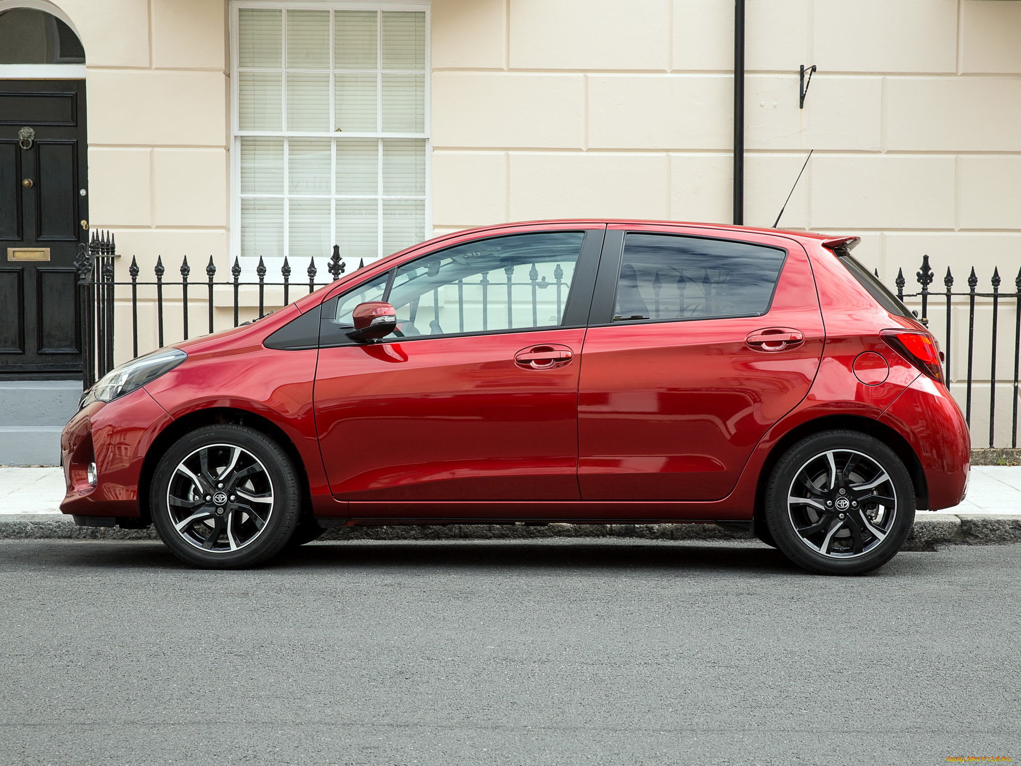 автомобили, toyota, uk-spec, 5-door, yaris, красный, 2014г