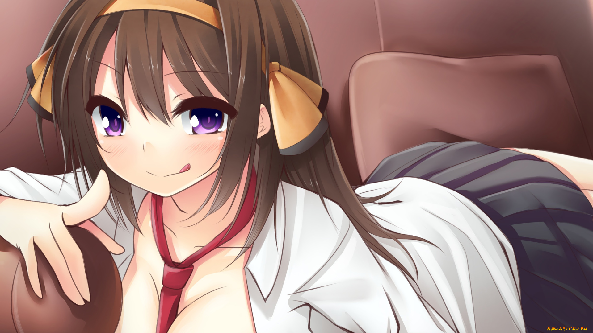 аниме, unknown, , другое, бант, диван, юбка, фон, рубашка, взгляд, галстук, девушка