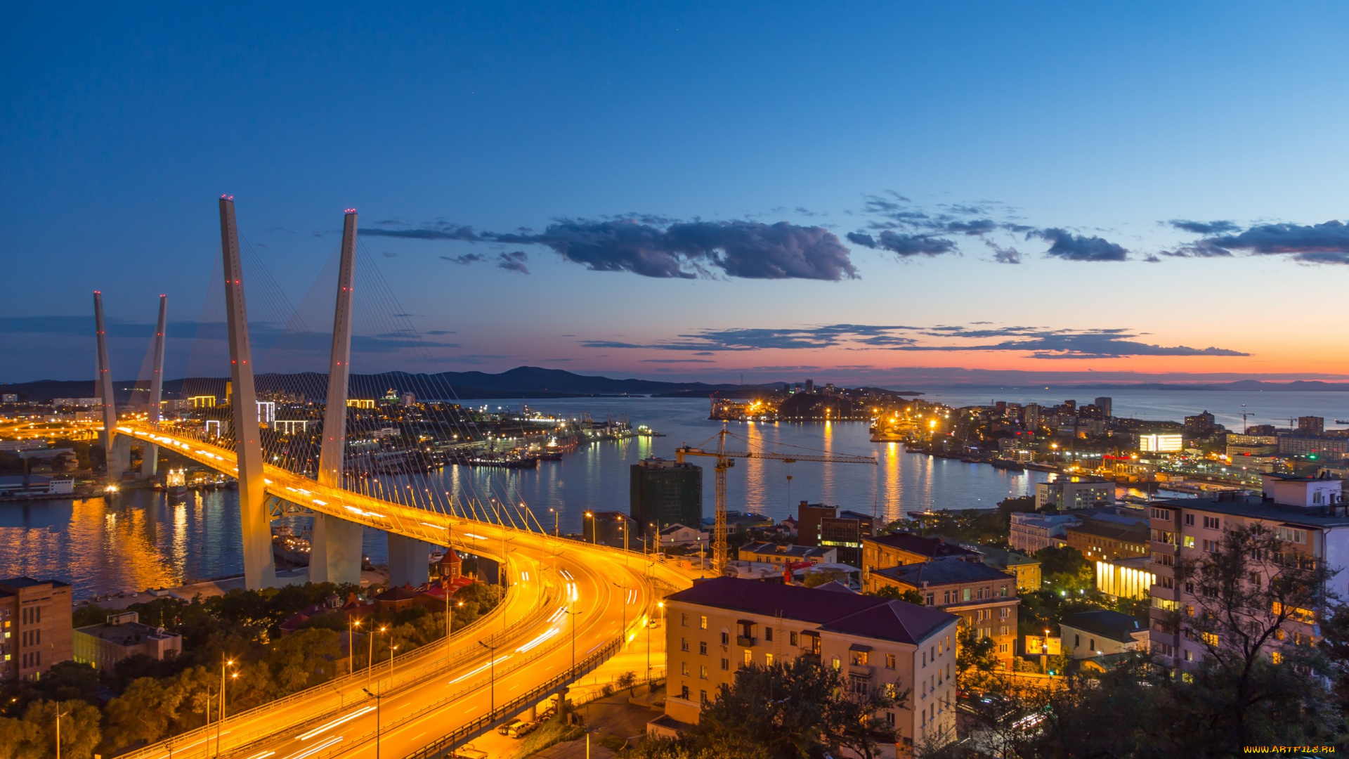 города, -, мосты, мост, деревья, корабли, золотой, рог, бухта, облака, фонари, панорама, горизонт, горы, сопки, небо, улица, дорога, машины, вечер, дома, город, россия, владивосток, приморский, край