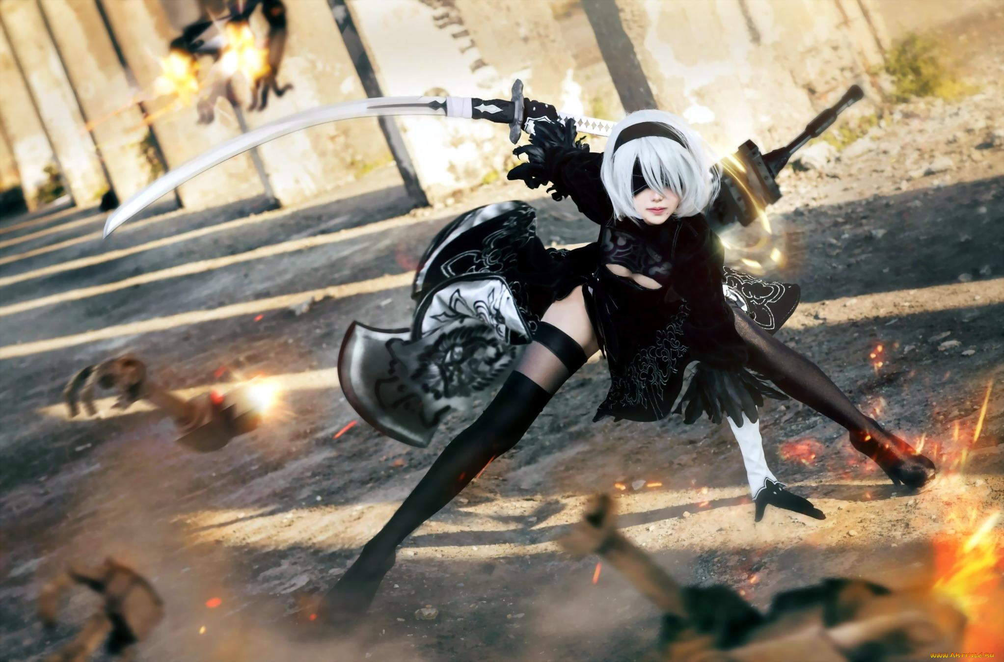 девушки, -, креатив, , косплей, 2в, костюм, андроид, оружие, развалины, бой