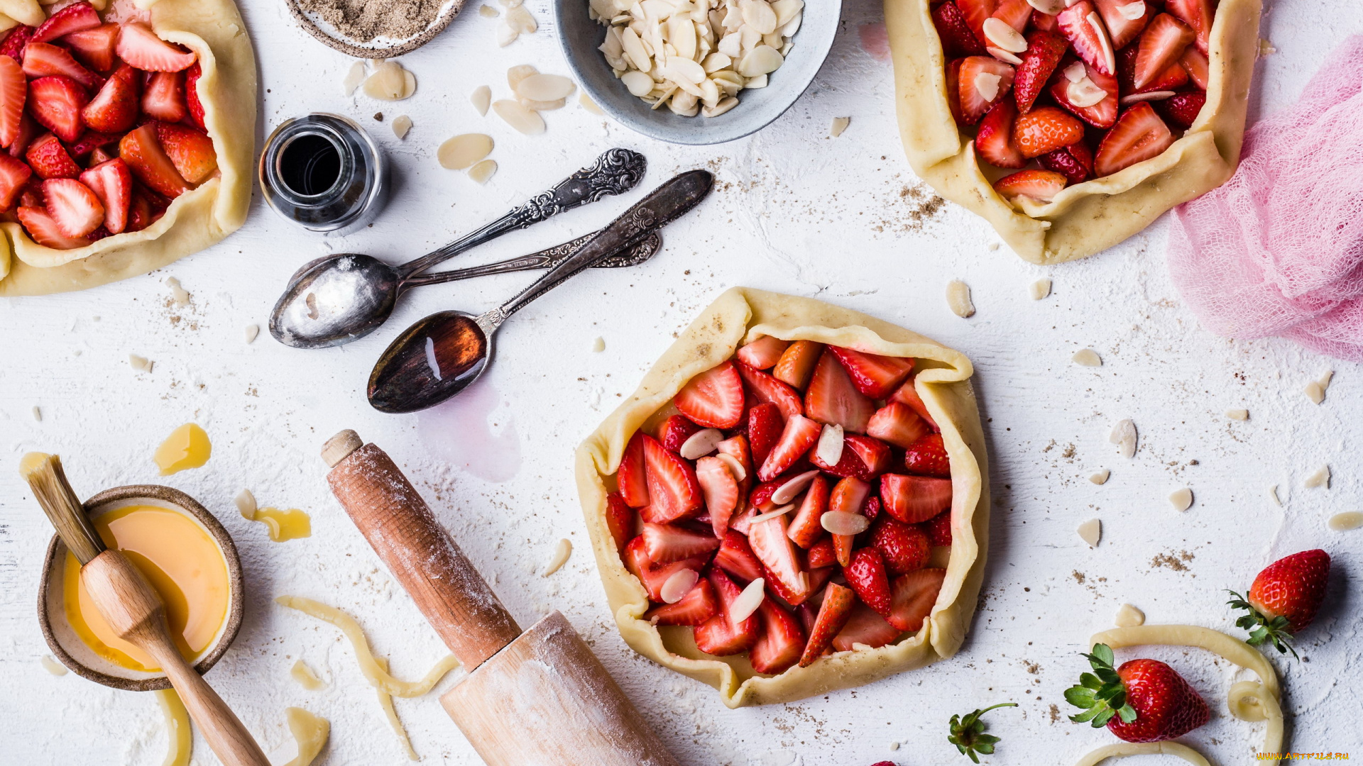 еда, клубника, , земляника, орехи, тесто, нарезанная