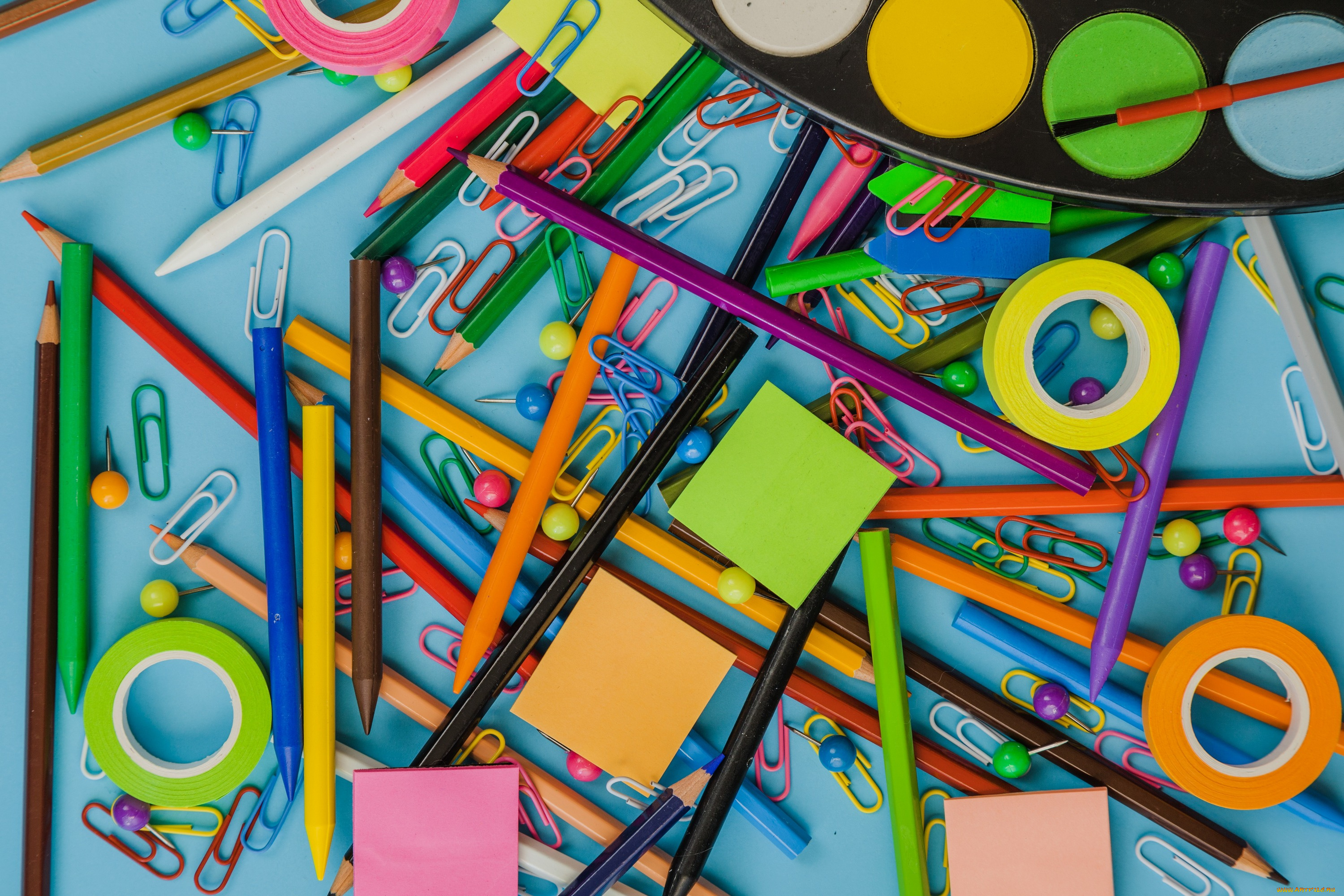разное, канцелярия, , книги, карандаши, скрепки, скотч