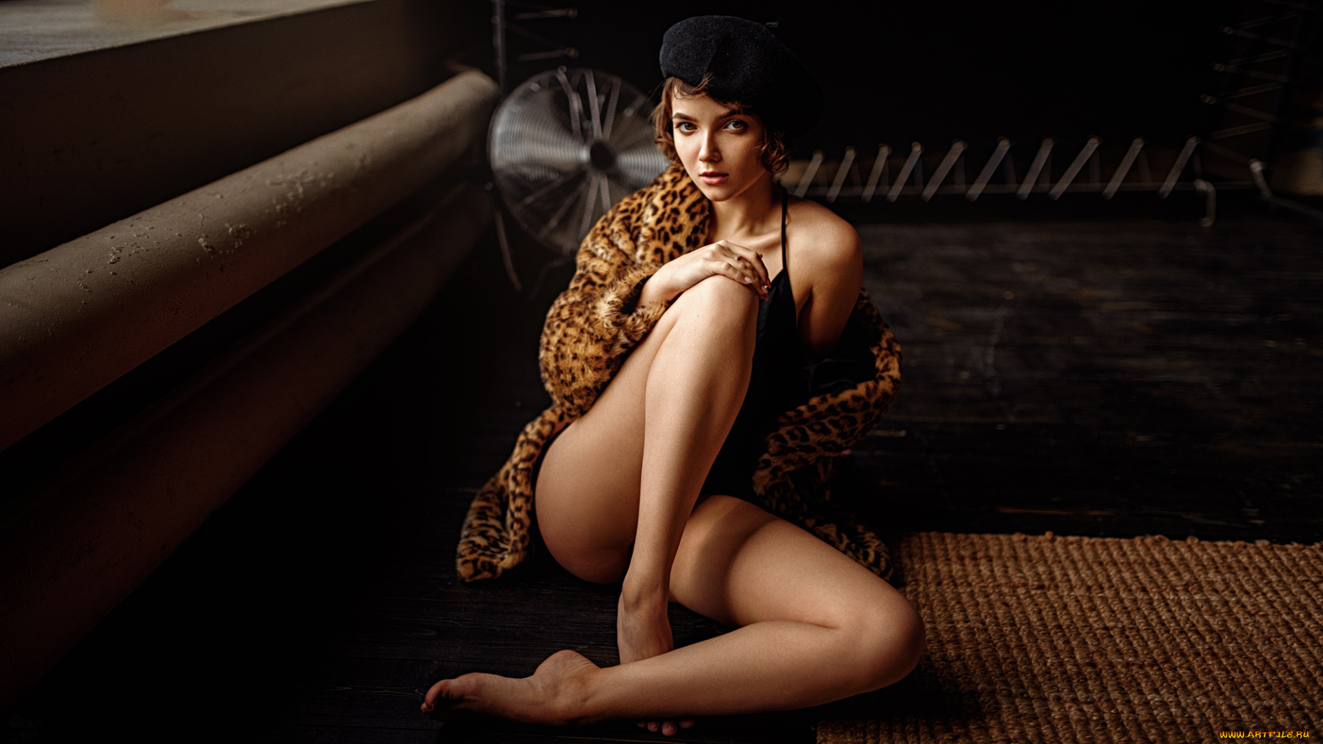 девушки, виктория, соколова, виктория, соколова, женщины, модель, брюнетка, береты, смотрит, на, зрителя, сидит, в, помещении, георгий, чернядьев, цыпочках, стратегическое, покрытие