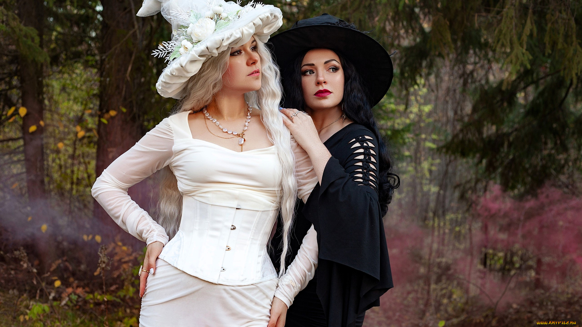 девушки, юлия, огородникова, образы, косплей, наряды, костюмы, подруги, ведьмы, платья, шляпы, осень, лес, дым