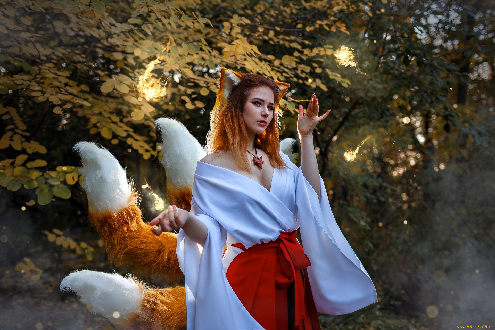 девушки, ира, сокол, образ, косплей, наряд, костюм, лиса, ушки, хвосты, осень, деревья, дым, магия, огонь
