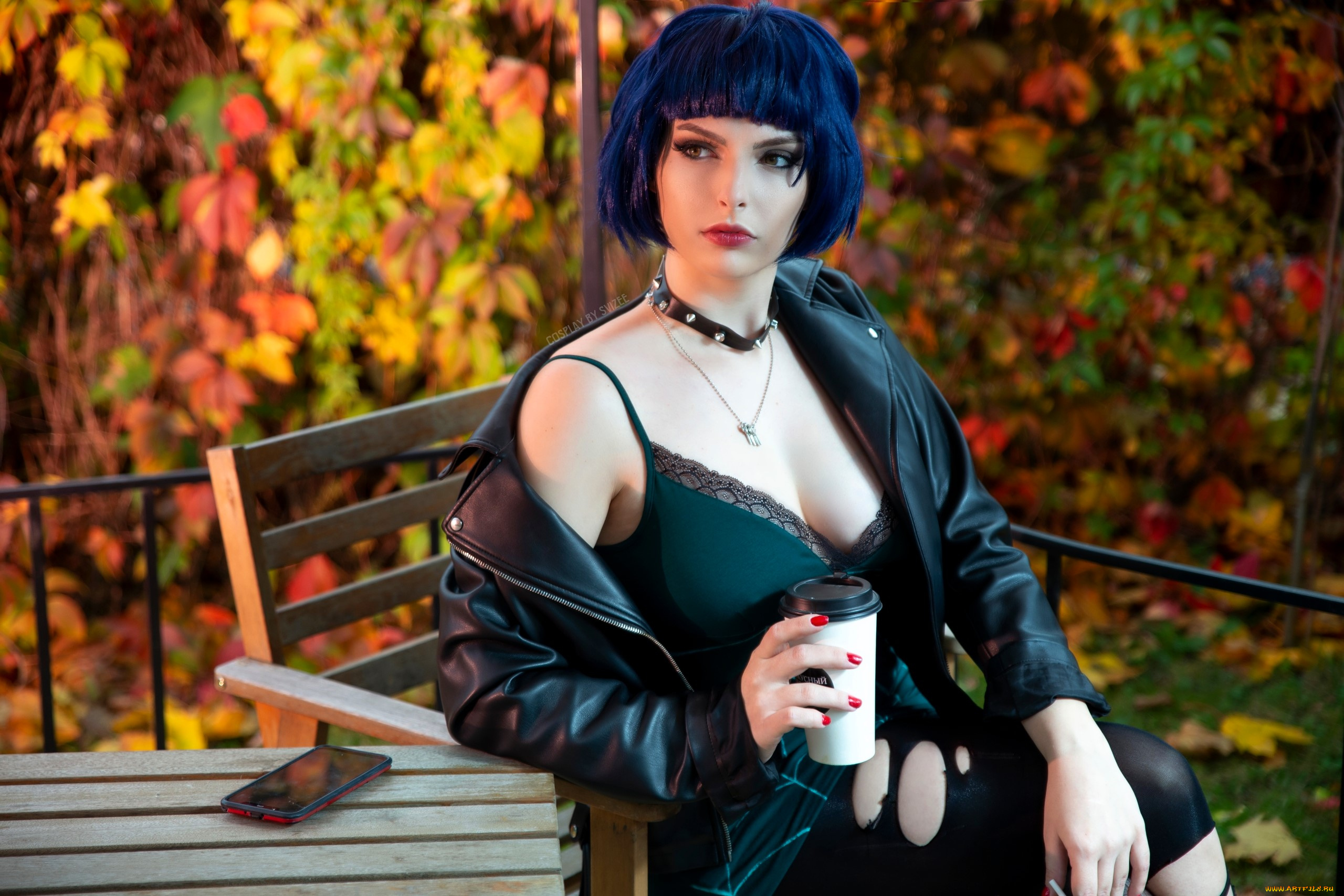 девушки, анастасия, волкова, , svizee, образ, косплей, наряд, куртка, осень, терраса, колготки, дырки, телефон, стол, стул, стакан