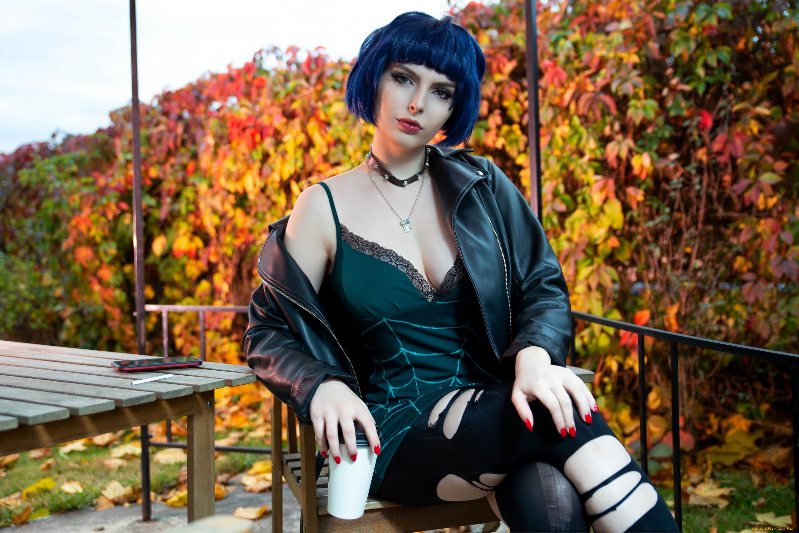 девушки, анастасия, волкова, , svizee, образ, косплей, наряд, куртка, осень, терраса, колготки, дырки, телефон, стол, стул, стакан