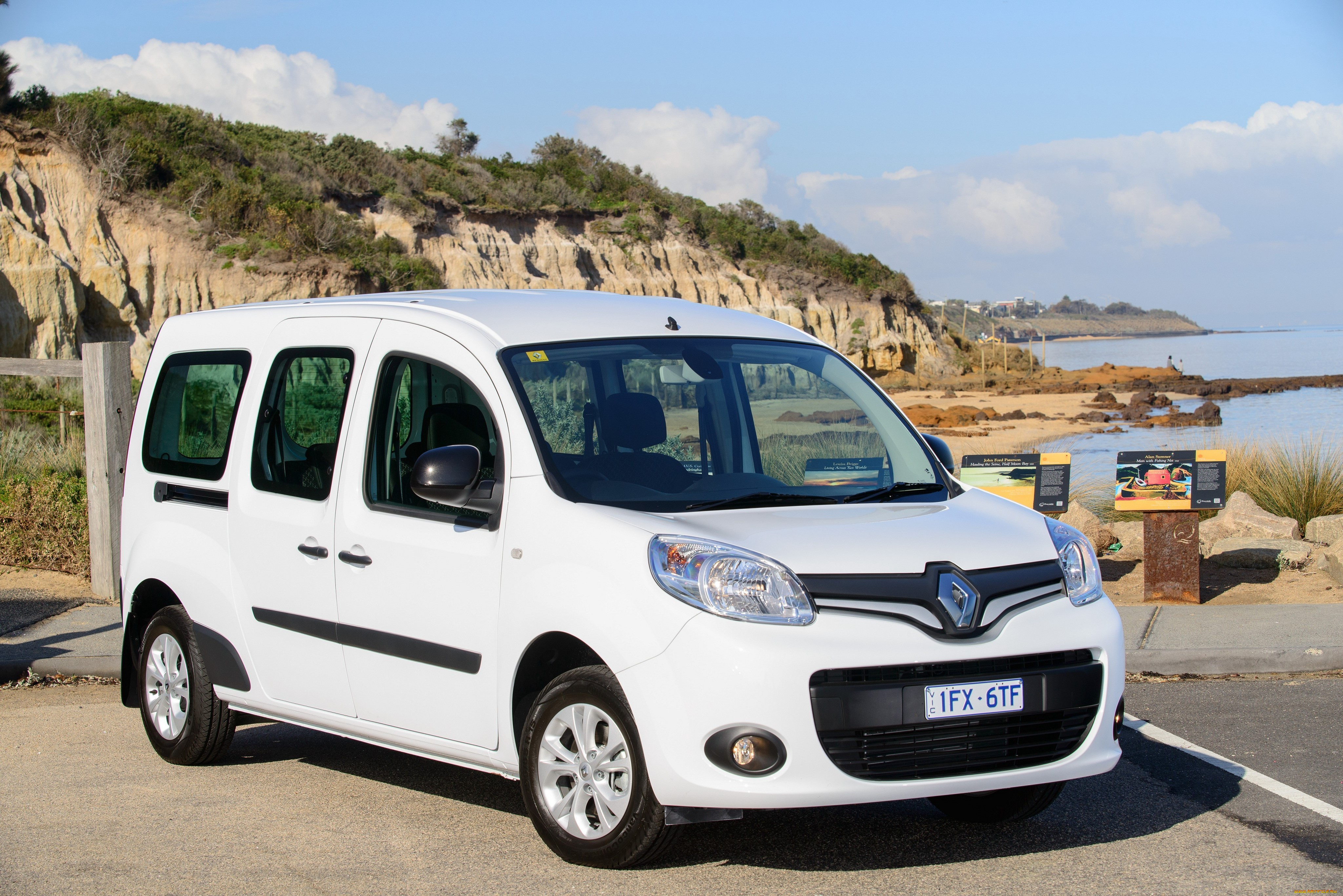 автомобили, renault