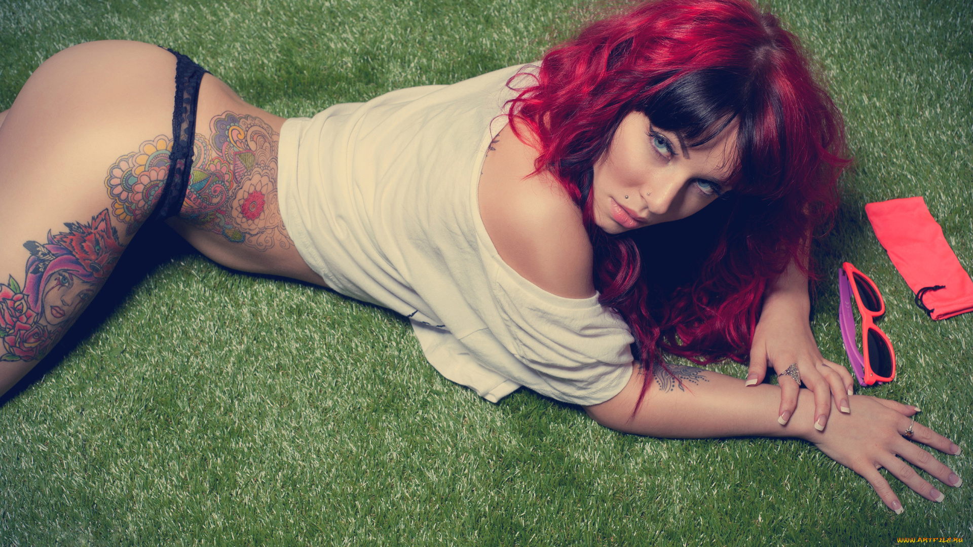 emma, howes, девушки, emma, howes, девушка, рыжеволосая, красотка, пирсинг, макияж, поза, причёска, крашеная, флирт, стройная, сексуальная, татуировка, тату